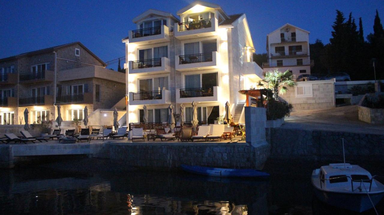 Apartments Harmonia ティヴァト エクステリア 写真