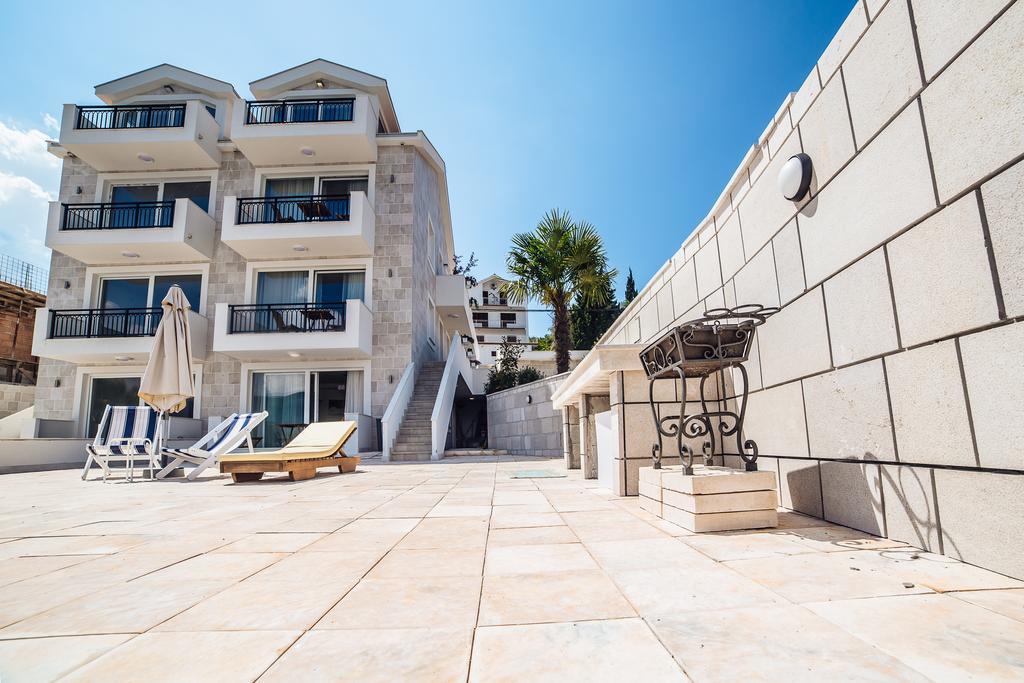 Apartments Harmonia ティヴァト エクステリア 写真