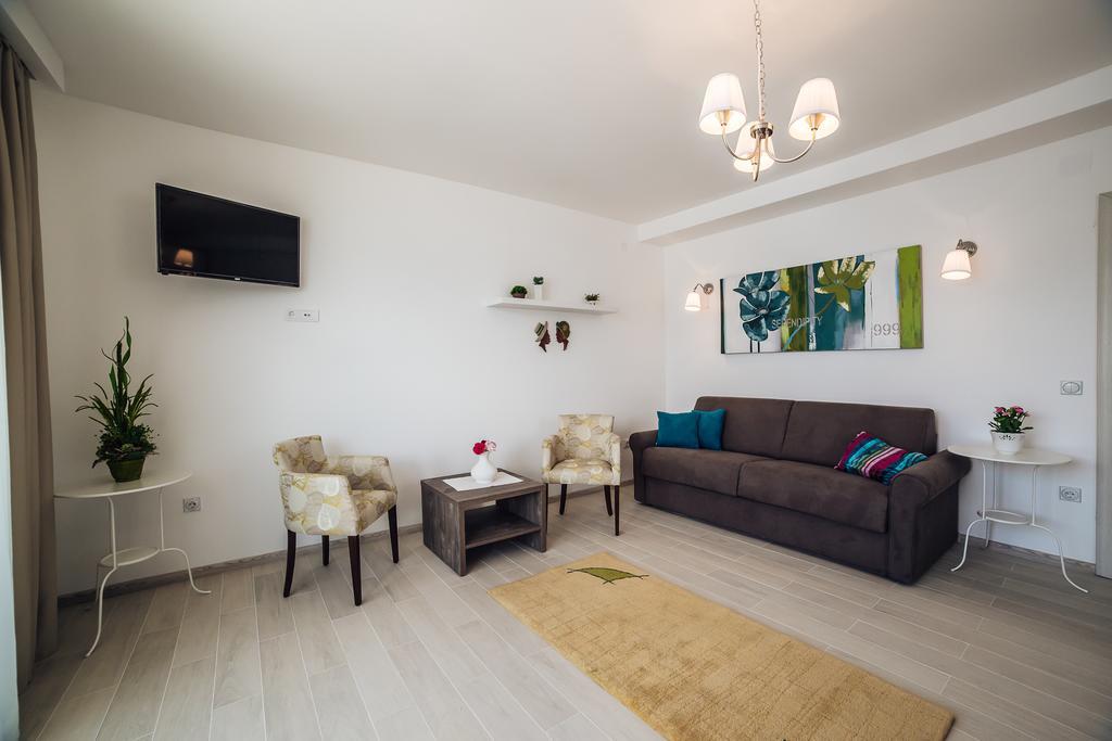 Apartments Harmonia ティヴァト エクステリア 写真
